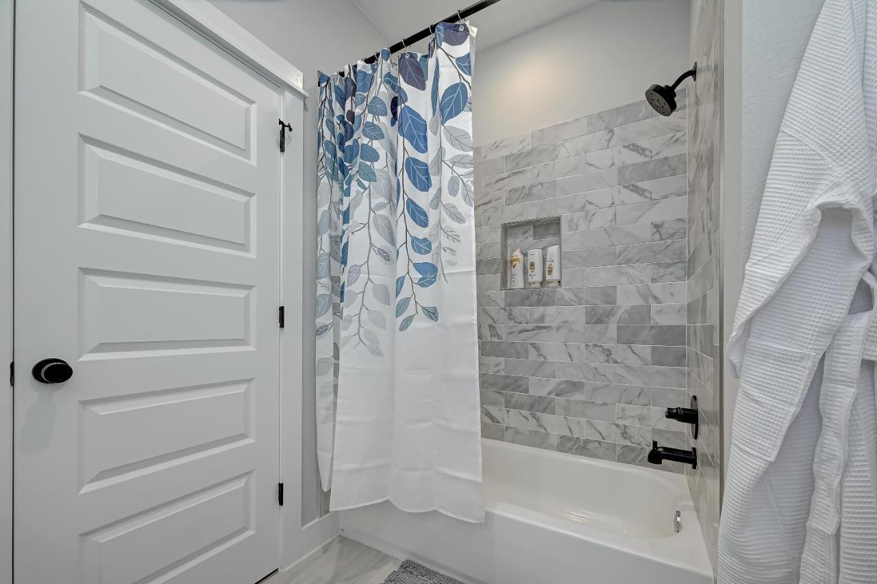 Villa Elegant 3Br Haven- Games, Luxury & Lush Garden à Houston Extérieur photo